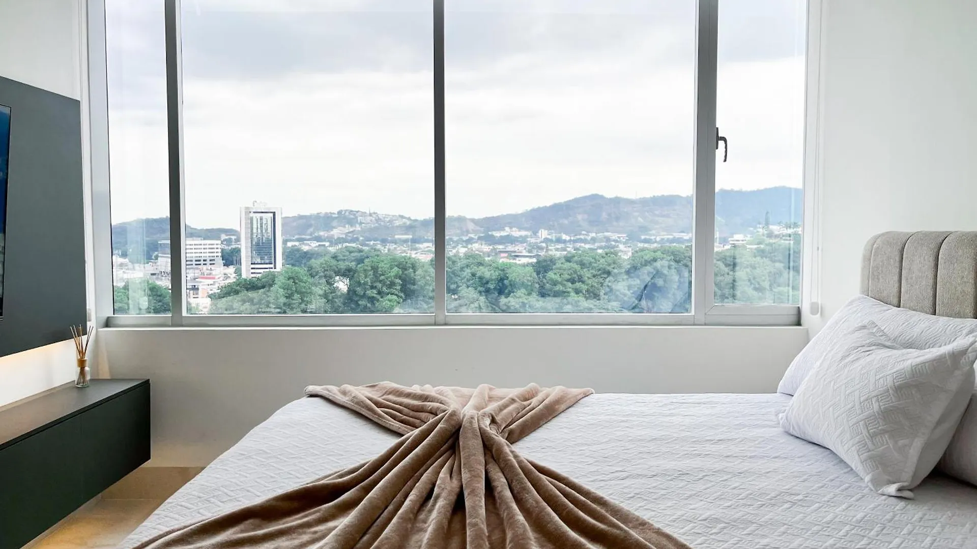 Апартаменты Suites De Lujo Cerca Del World Trade Center, Parking Gratis, Gym, Piscina Гуаякиль