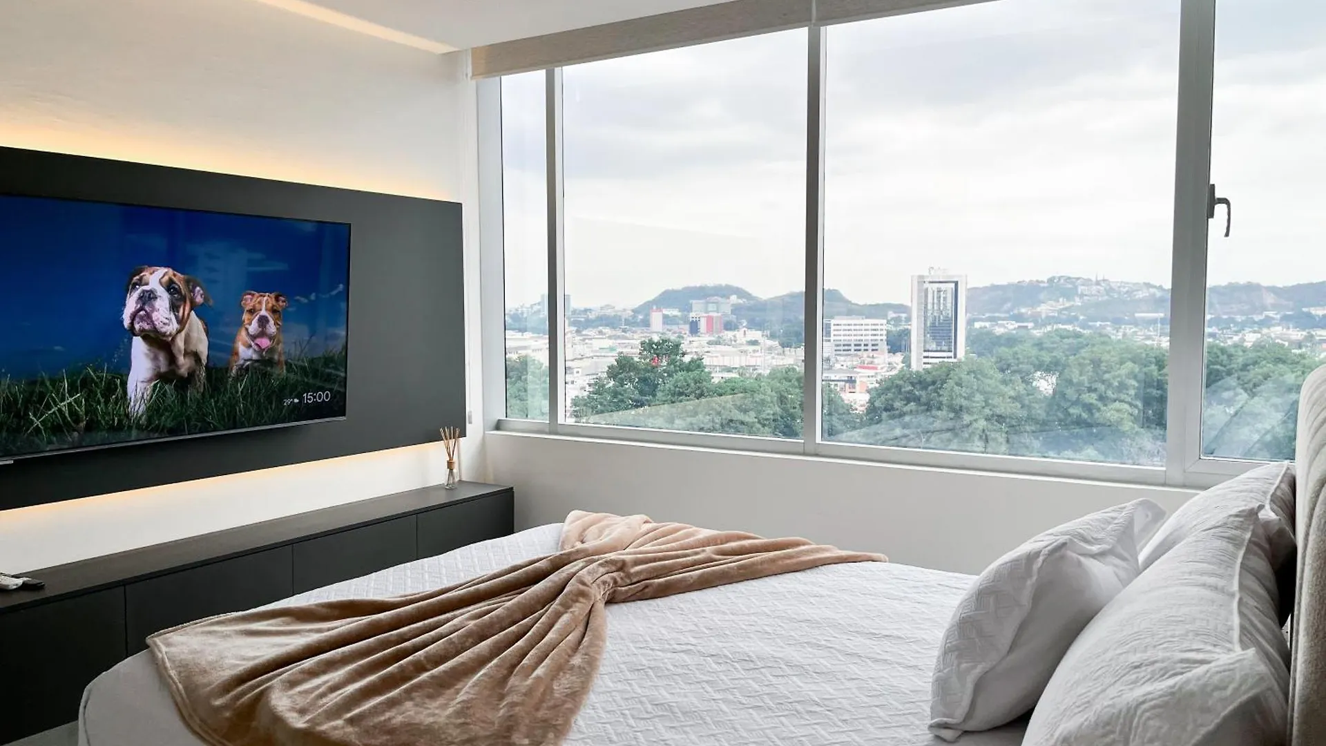 Suites De Lujo Cerca Del World Trade Center, Parking Gratis, Gym, Piscina Гуаякиль 0*,