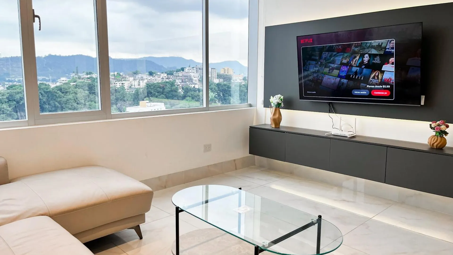 Suites De Lujo Cerca Del World Trade Center, Parking Gratis, Gym, Piscina Гуаякиль 0*,  Эквадор