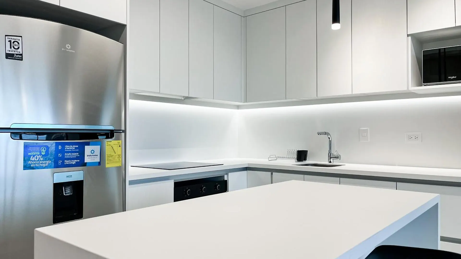 Suites De Lujo Cerca Del World Trade Center, Parking Gratis, Gym, Piscina Гуаякиль Апартаменты