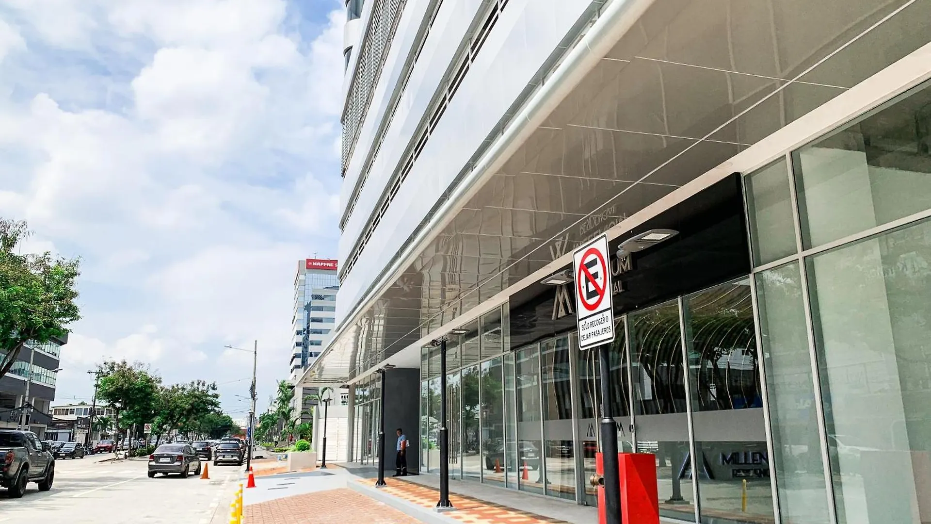 Suites De Lujo Cerca Del World Trade Center, Parking Gratis, Gym, Piscina Гуаякиль Эквадор