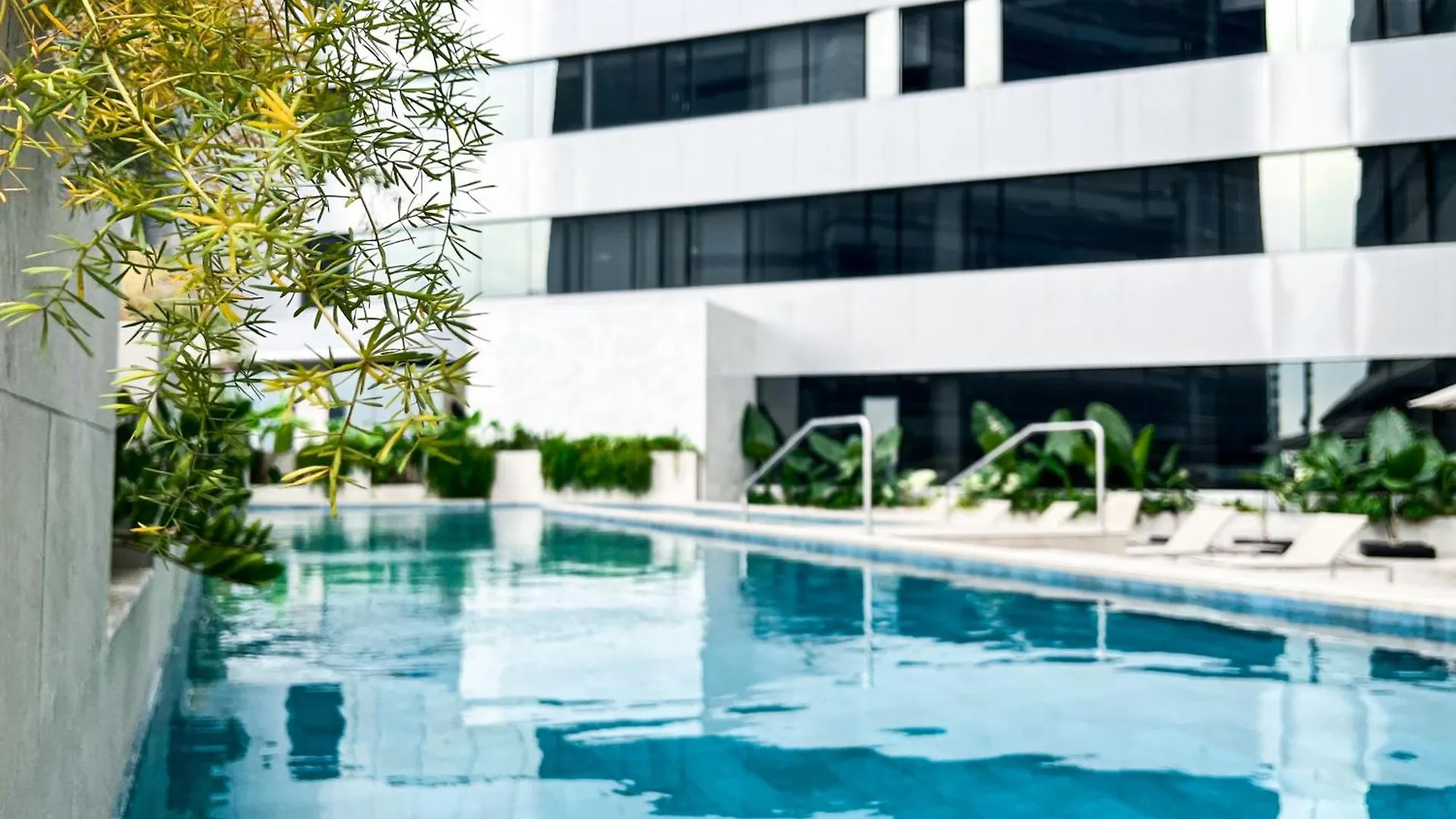 Suites De Lujo Cerca Del World Trade Center, Parking Gratis, Gym, Piscina Гуаякиль