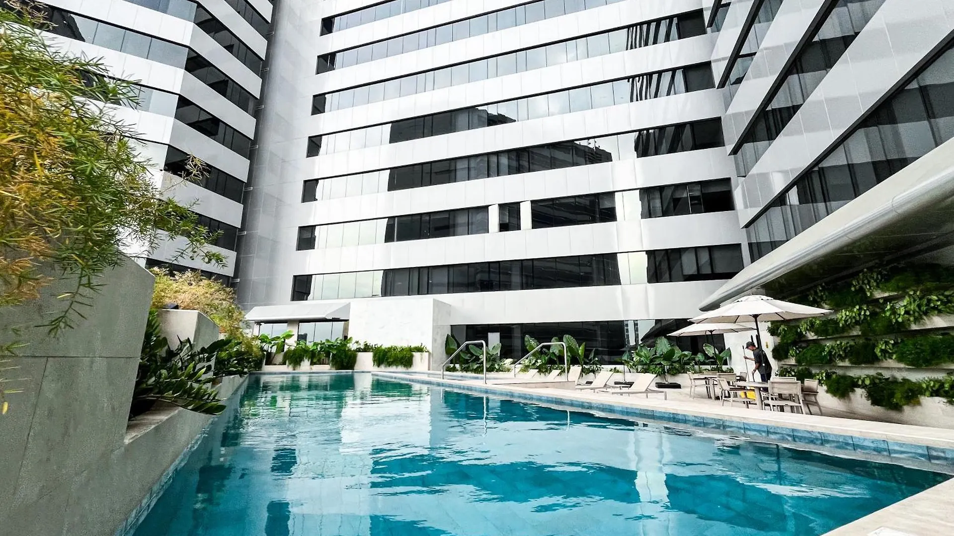 Suites De Lujo Cerca Del World Trade Center, Parking Gratis, Gym, Piscina Гуаякиль Эквадор