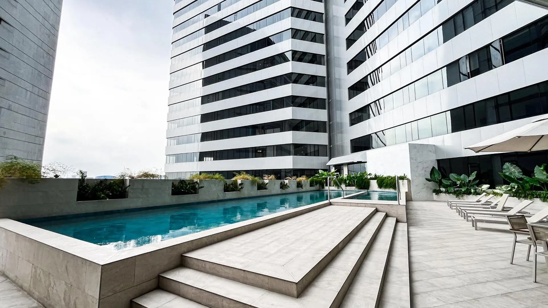 Апартаменты Suites De Lujo Cerca Del World Trade Center, Parking Gratis, Gym, Piscina Гуаякиль Эквадор