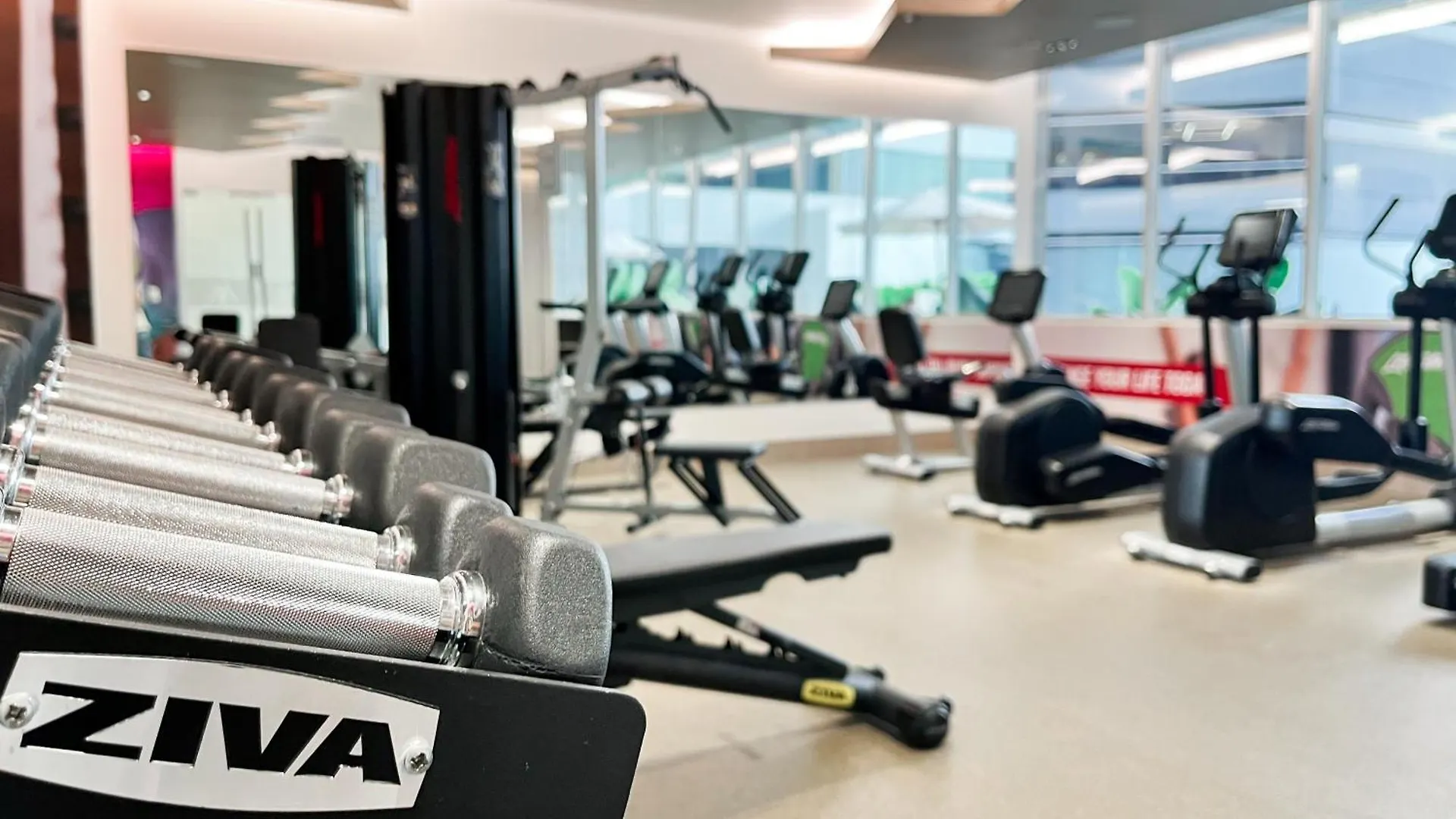 Suites De Lujo Cerca Del World Trade Center, Parking Gratis, Gym, Piscina Гуаякиль