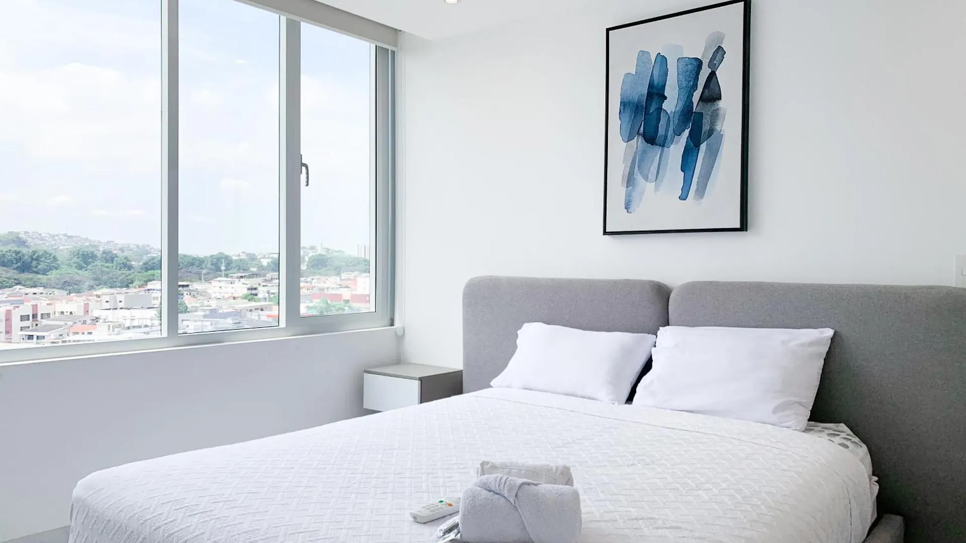 Suites De Lujo Cerca Del World Trade Center, Parking Gratis, Gym, Piscina Гуаякиль