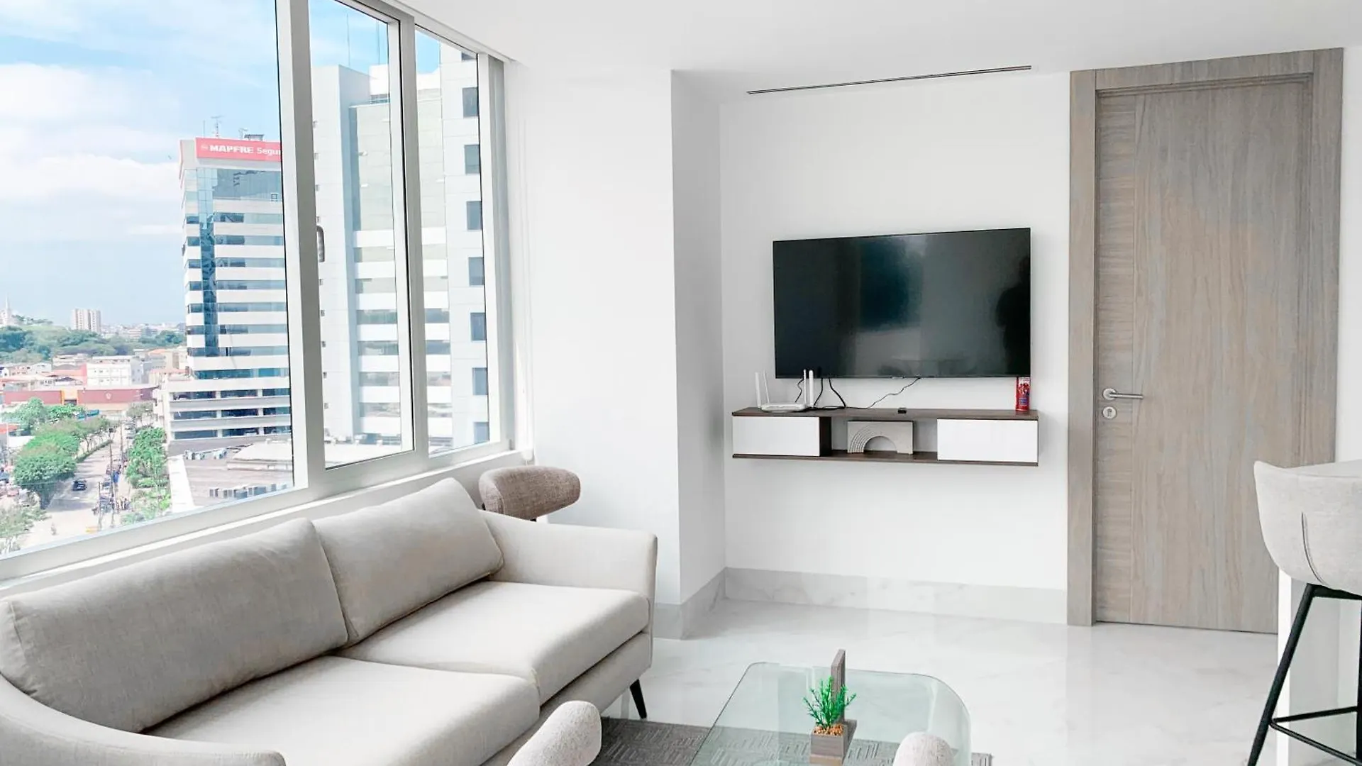 Апартаменты Suites De Lujo Cerca Del World Trade Center, Parking Gratis, Gym, Piscina Гуаякиль