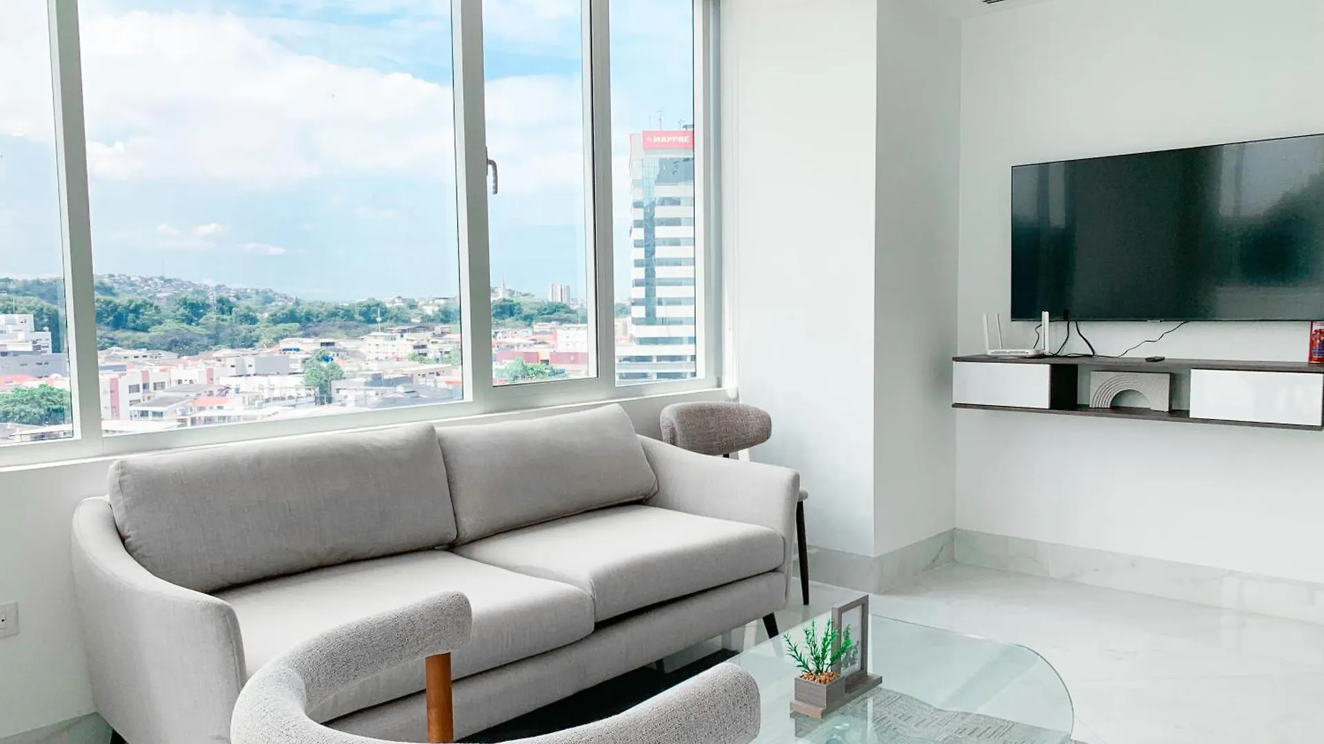 Suites De Lujo Cerca Del World Trade Center, Parking Gratis, Gym, Piscina Гуаякиль 0*,